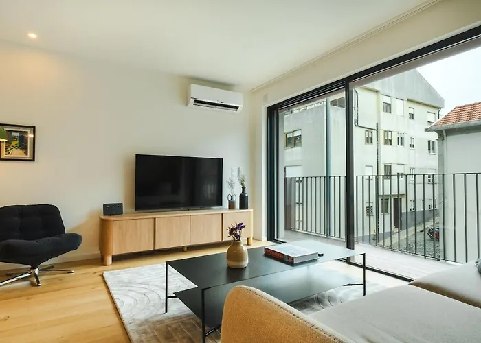 Aires Ornelas Gem, Escape With Private Parking *