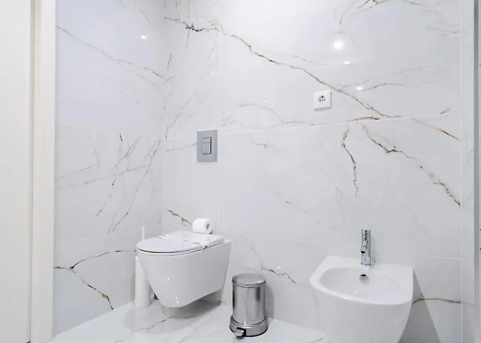 Aires Ornelas Gem, Escape With Private Parking