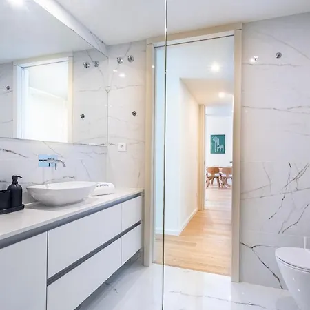 Apartment Aires Ornelas Gem, Escape With Private Parking *
