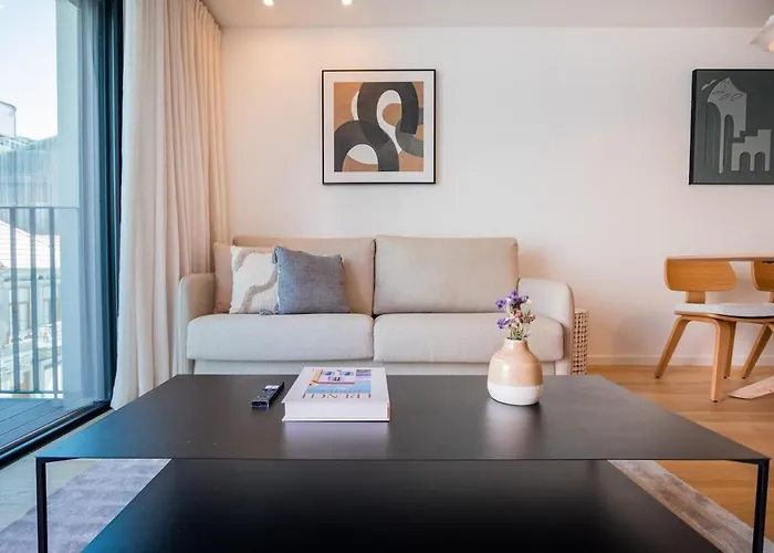 Aires Ornelas Gem, Escape With Private Parking شقة