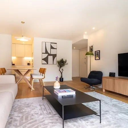 Aires Ornelas Gem, Escape With Private Parking * Porto