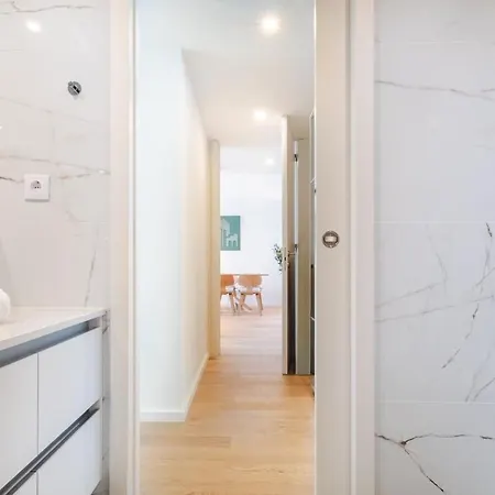 Daire Aires Ornelas Gem, Escape With Private Parking