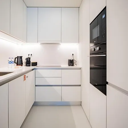 Aires Ornelas Gem, Escape With Private Parking Daire Porto